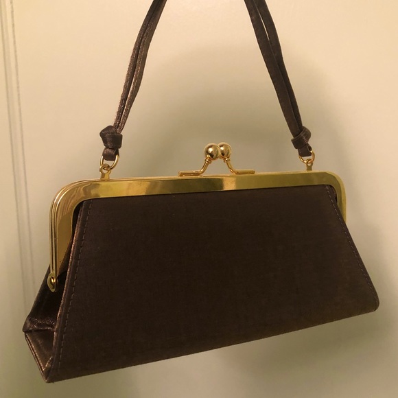 small green bag with clasp - Picture 1 of 3